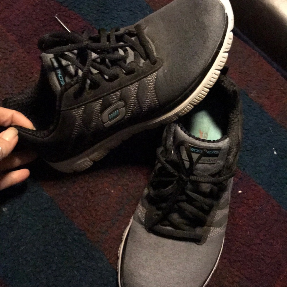 Skechers grey tennis shoes